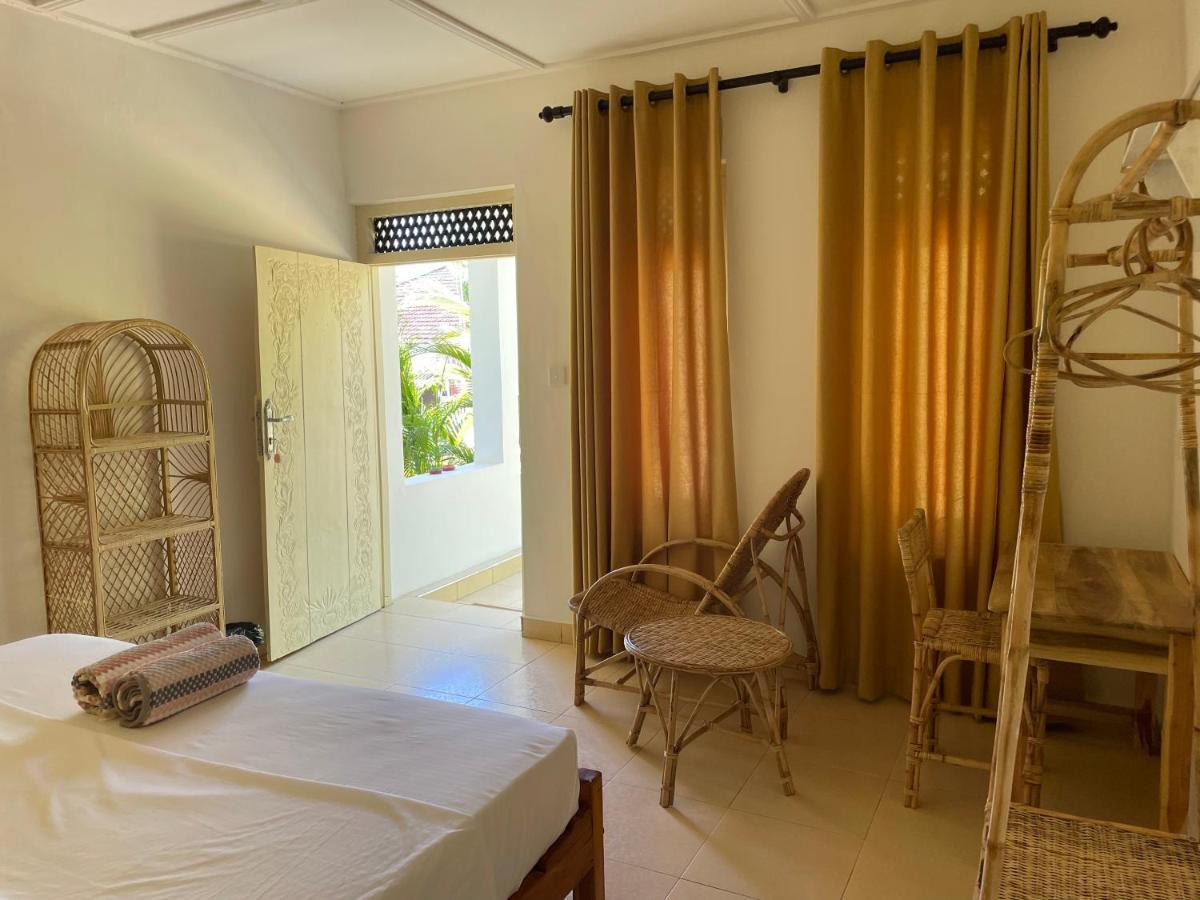 Hotel Banana Surf House Arugam Bay Exterior foto